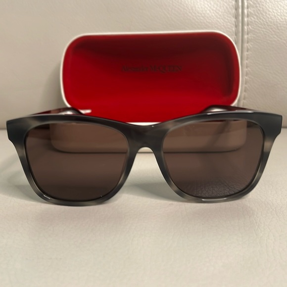 NWT Alexander McQueen Sunglasses